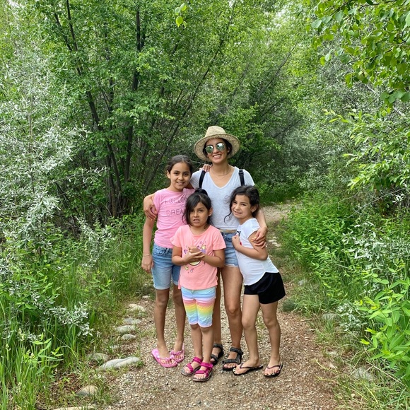 Meet your Posher, Kimberly - Picture 1 of 1